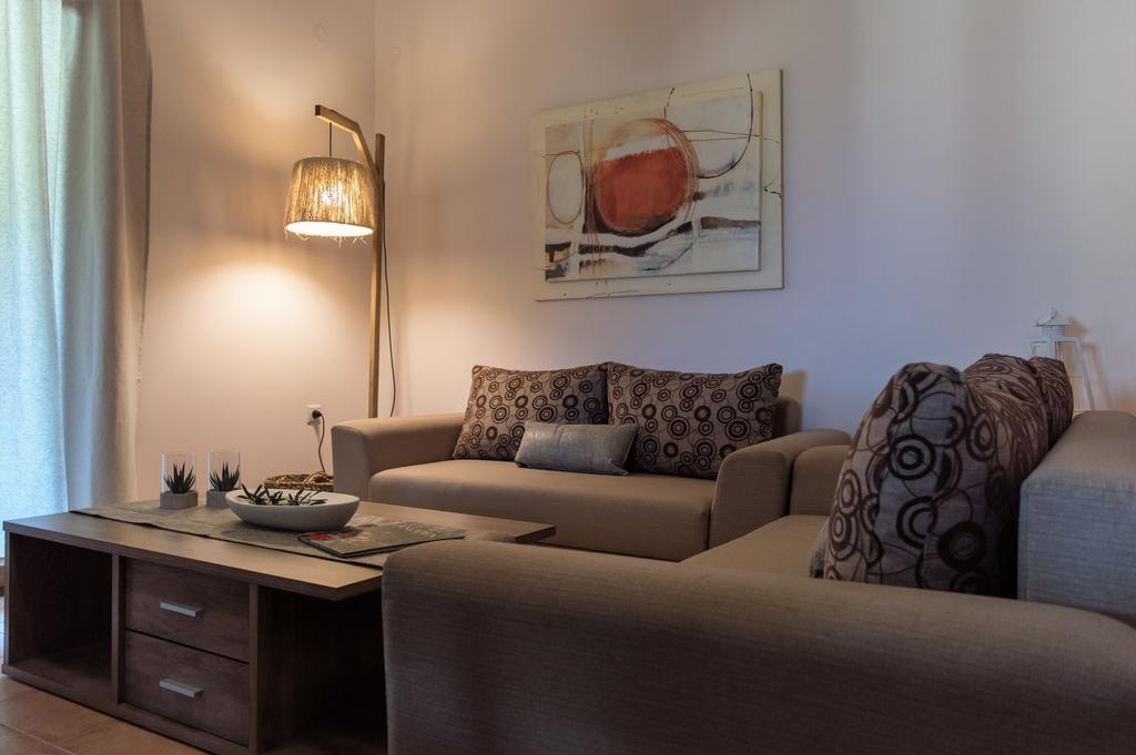 Aletro Villa อาโยส นิกีตัส ภายนอก รูปภาพ